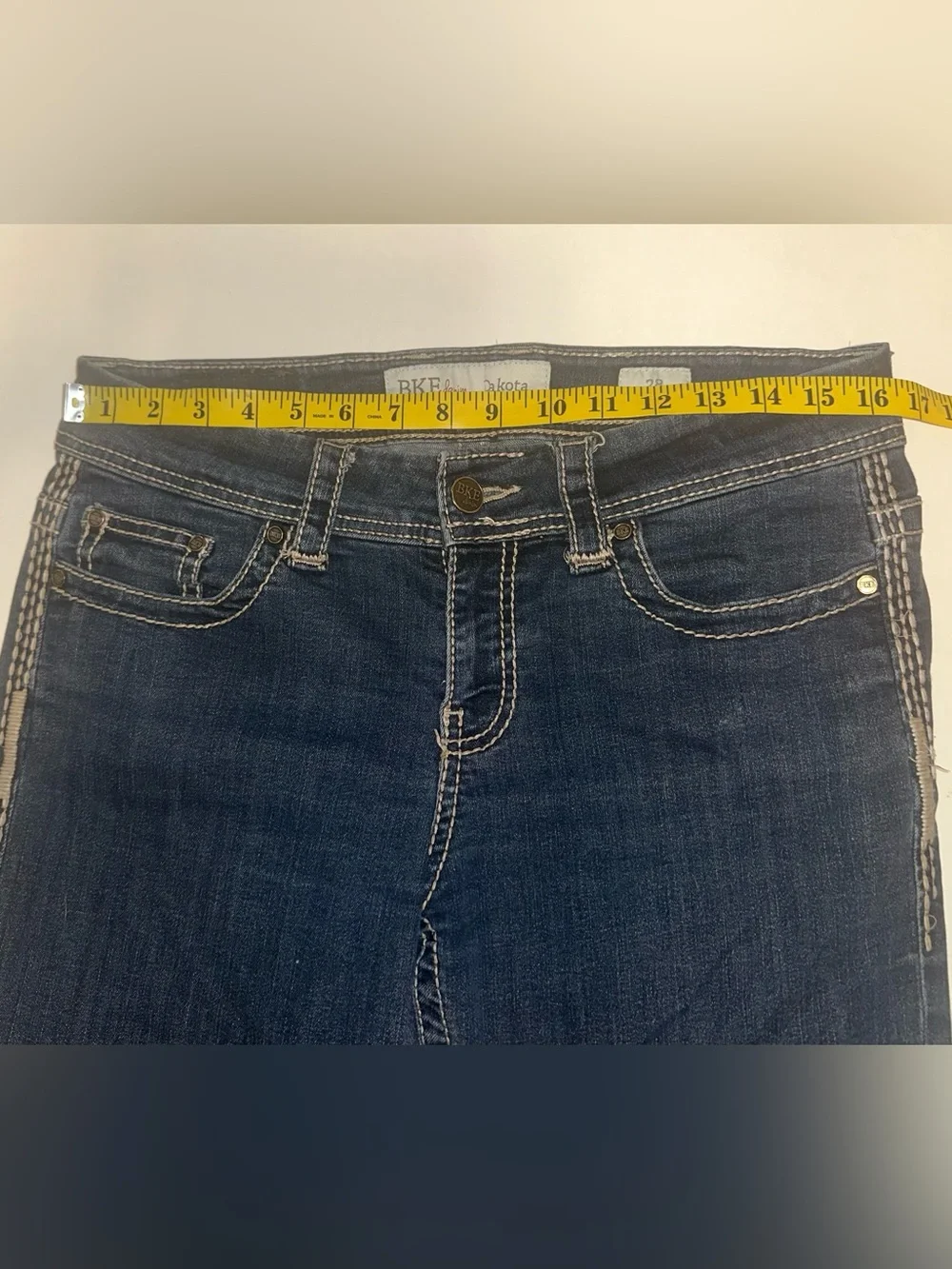 BKE Denim Dakota Buckle Women's Jeans Dark Blue Cropped Stretch Mid-Rise Size 28